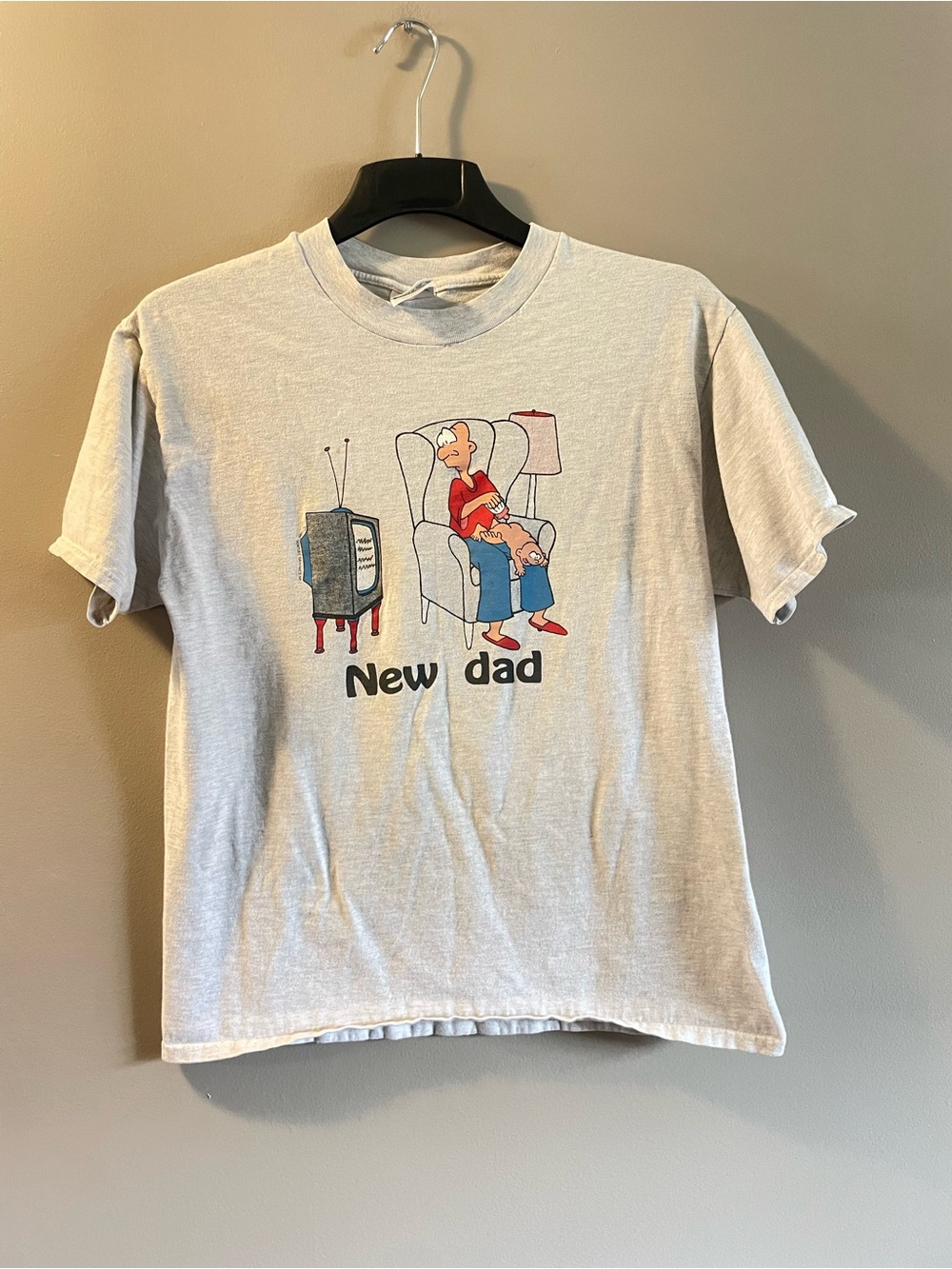 @1990Hanes Light Gray 'New Dad' Graphic Tee with Red & Blue Accents